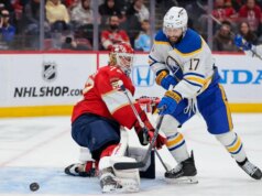 Sabres chegam tarde para continuar os problemas dos Panteras