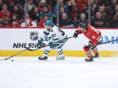 A grande noite de Ryan Donato dá poder aos Blackhawks sobre os Sharks