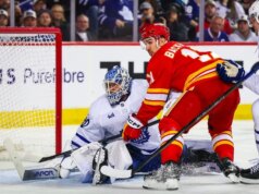 William Nylander brilha na vitória dos Leafs sobre os Flames pela 8ª vez consecutiva