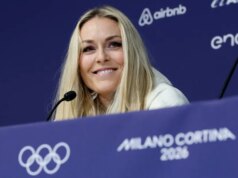 O técnico de Lindsey Vonn, Stefon Diggs, confiante de que pode esquiar com lesão no LCA
