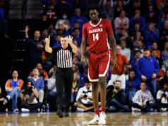 Alabama enfrenta rival Auburn com caso Charles Bediako pendente