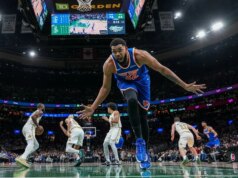 Resumo da NBA: Knicks empatam na classificação com o Celtics na vitória frente a frente