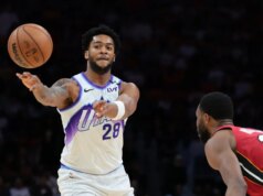 Apesar de remover três titulares, Jazz luta contra Warmth