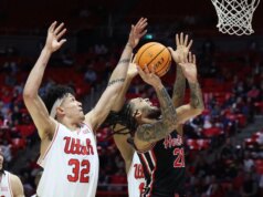 A destreza de 3 pontos de Emanuel Sharp impulsiona o terceiro colocado Houston sobre Utah