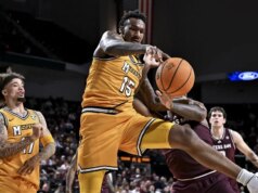 Abrigando as esperanças da NCAA, Missouri, Texas colocou sequências de 3 jogos em linha