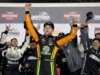Chandler Smith rouba vitória OT na estreia da NASCAR Truck Collection