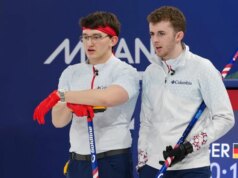 Suíça perfeita vence Grã-Bretanha, EUA superam Noruega no curling masculino