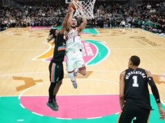 Suns All-Star G Devin Booker (hip) fora pelo menos uma semana