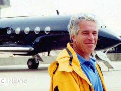 Força policial do Reino Unido avaliando voos privados do Aeroporto de Stansted sobre laços com Epstein