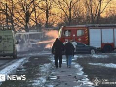 Doze mortos em ataque russo perto de ônibus na Ucrânia, diz autoridade