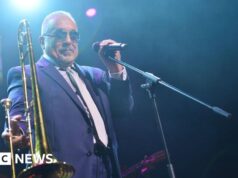 Willie Colón, trombonista pioneiro da salsa, morre aos 75 anos