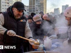 Ataques russos a instalações de energia da Ucrânia são “particularmente depravados”, diz o primeiro-ministro britânico Starmer