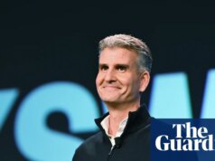 Disney nomeia Josh D’Amaro, chefe de parques e cruzeiros, como próximo CEO