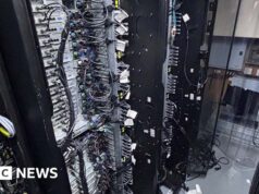 Quatro detidos em operações ilegais de streaming de TV de £ 3 milhões