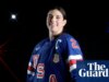 Hilary Knight, estrela norte da equipe dos EUA, busca mais uma medalha de ouro olímpica no hóquei