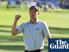 Justin Rose consegue a primeira vitória wire-to-wire de Torrey Pines em 71 anos com um pedido de desculpas a Tiger Woods
