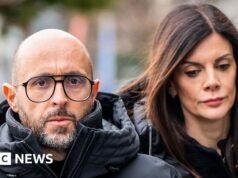 Proprietários de bares suíços enfrentam perguntas dos advogados das vítimas sobre incêndio