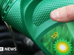 Lucros da BP caem após queda dos preços do petróleo