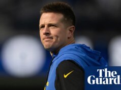 Cardinals recorrem ao rival Mike LaFleur, do Rams, como técnico principal