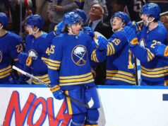 Jason Zucker desfaz o empate no terceiro período na vitória do Sabres sobre os Panteras