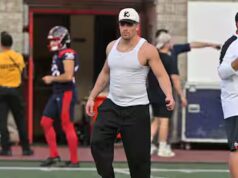 Le quart-arrière des Alouettes Davis Alexander é «pratiquement a 100%»