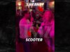 Sydney Sweeney e Scooter Braun cantam karaokê