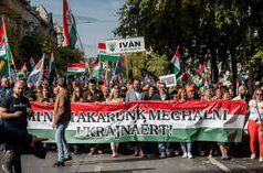 Zelensky intensifica guerra de palavras com Orban