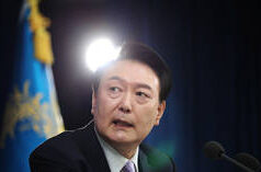 Ex-presidente sul-coreano condenado à prisão perpétua