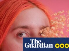 Crítica de Larry (They/Them) – a colorida jornada criativa do fotógrafo trans na vida cotidiana