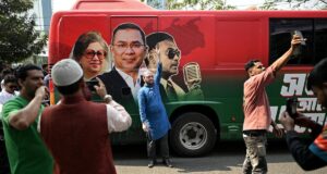 Em Dhaka, um novo amanhecer e uma tempestade crescente