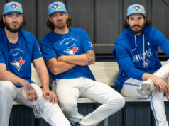 Blue Jays é definido principalmente quando o acampamento abre, mas tem algum fluxo para resolver
