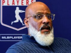 Oficial sindical Bruce Meyer abalado pelos acontecimentos que levaram à renúncia de Clark