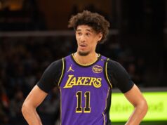 Jaxson Hayes, do Lakers, suspendeu um jogo por empurrar o mascote dos Wizards