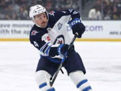Colin Miller dos Jets patinando, Neal Pionk pode participar da viagem pós-férias olímpicas