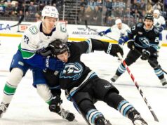 Canucks derrotado pelos quatro pontos de Schmaltz na derrota para Mammoth