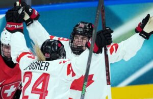 Fillier ajuda Canadá a abrir torneio de hóquei feminino com vitória sobre a Suíça