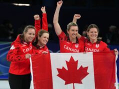 A equipe canadense Homan derrota os EUA e conquista o bronze no curling feminino olímpico