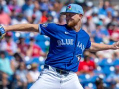 Blue Jays em branco Phillies como Varsho, Keys homer na abertura da Grapefruit League