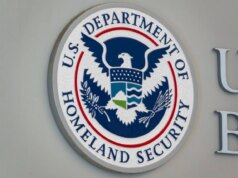 Reddit, Meta e Google forneceram voluntariamente informações ao DHS sobre usuários anti-ICE, afirma o relatório