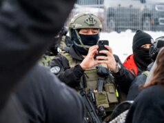 O aplicativo de reconhecimento facial do ICE e do CBP não consegue verificar quem são as pessoas