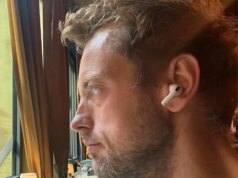 Seus próximos AirPods podem ter câmeras minúsculas para sentir o mundo