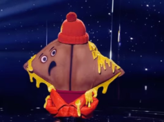 A estrela do Masked Singer afirma que foi visitada pela visão de Whitney Houston antes da apresentação