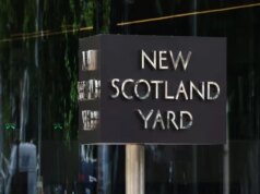 Celebridade masculina na década de 50 é presa por tentativa de estupro