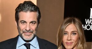 Jennifer Aniston oferece look apaixonado no Dia dos Namorados com Jim Curtis