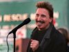 Chuck Negron, cofundador da Three Canine Night time, morre aos 83 anos
