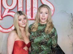 Katherine Ryan afirma que o pai da filha, de 16 anos, ‘nunca paga por nada e a esfarela’