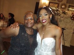 Árbitra da WWE diz que seu ‘coração está vazio’ depois que quatro parentes morrem em um incêndio em uma casa