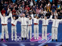 EUA ganham ouro pela segunda vez consecutiva na patinação artística sobre Japão e Itália