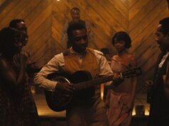 Trajes, adereços e uma guitarra muito especial de ‘Sinners’ agora fazem parte do Warner Bros.