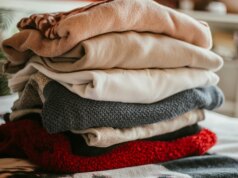 Como colocar camadas de roupas para se manter aquecido em qualquer estação (2026)